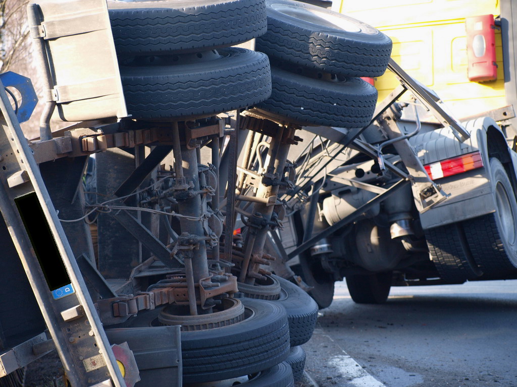 LKW verliert Container Koeln Niehler Ei P020.JPG